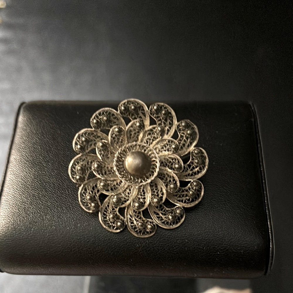Antique Victorian late 1800’s sterling filigree brooch